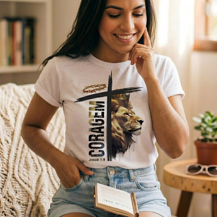 Leão de Judá Coragem – Camiseta Cristã Streetwear Feminina